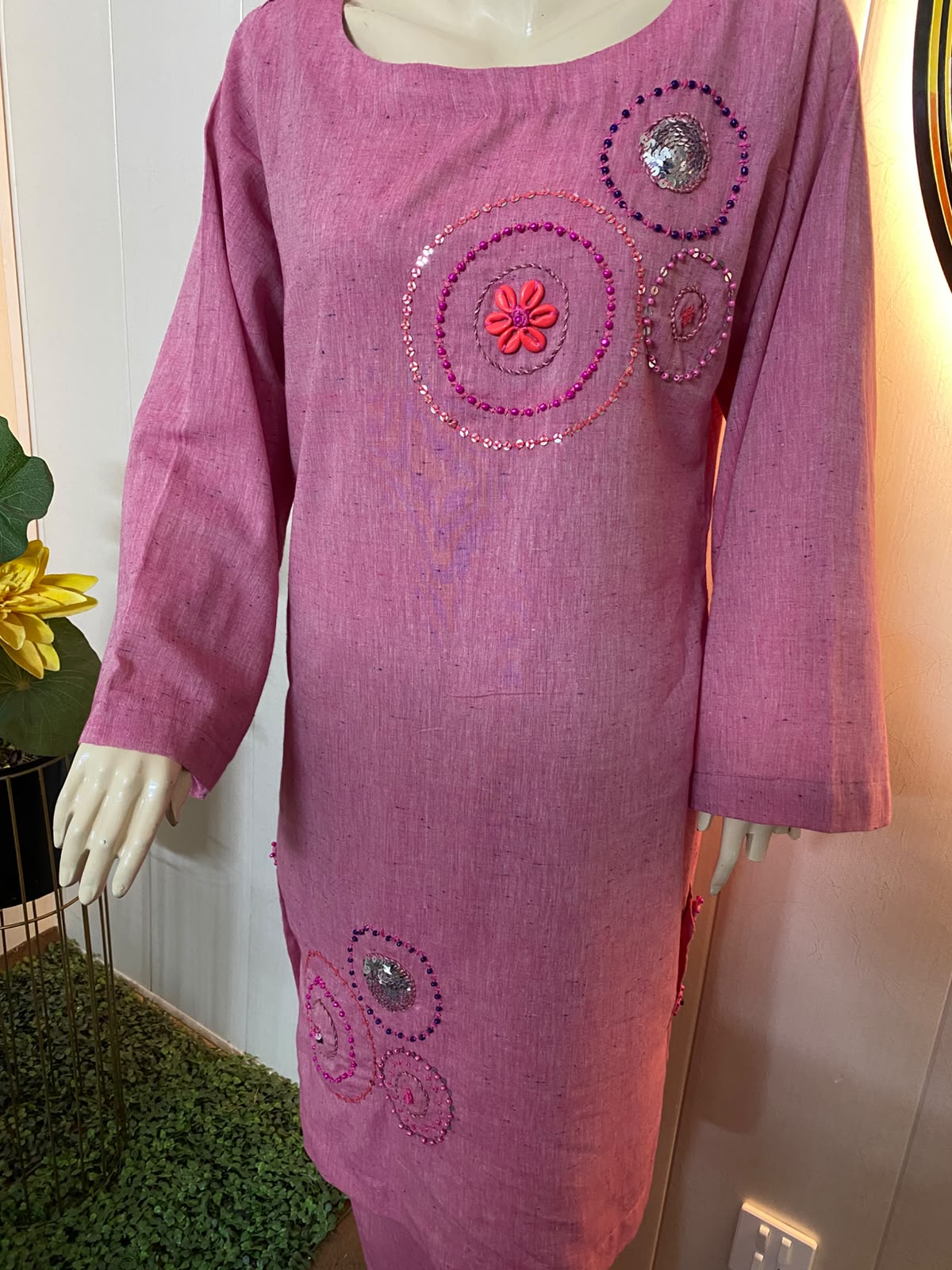 Pink straight-cut shirt with hand embellishment - Image 6