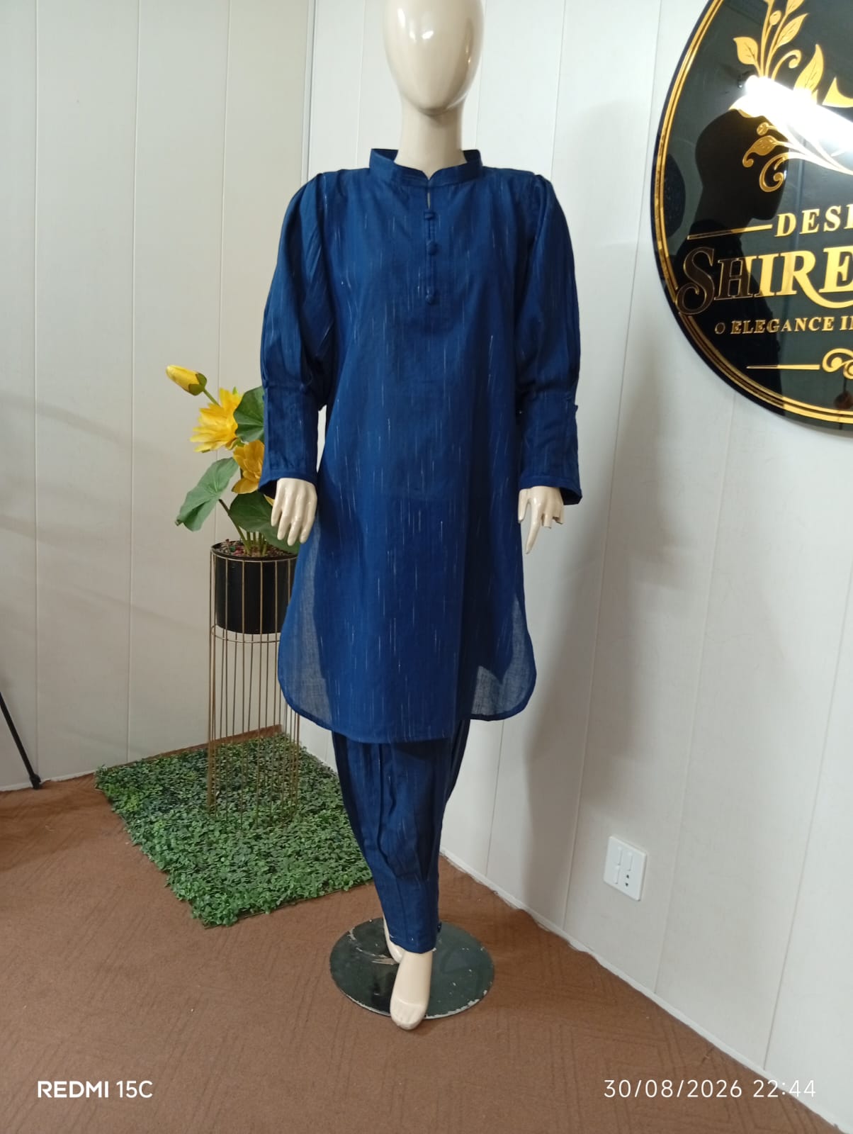 Balloon-style Sleeves and Trouser in Khaddar Fabric