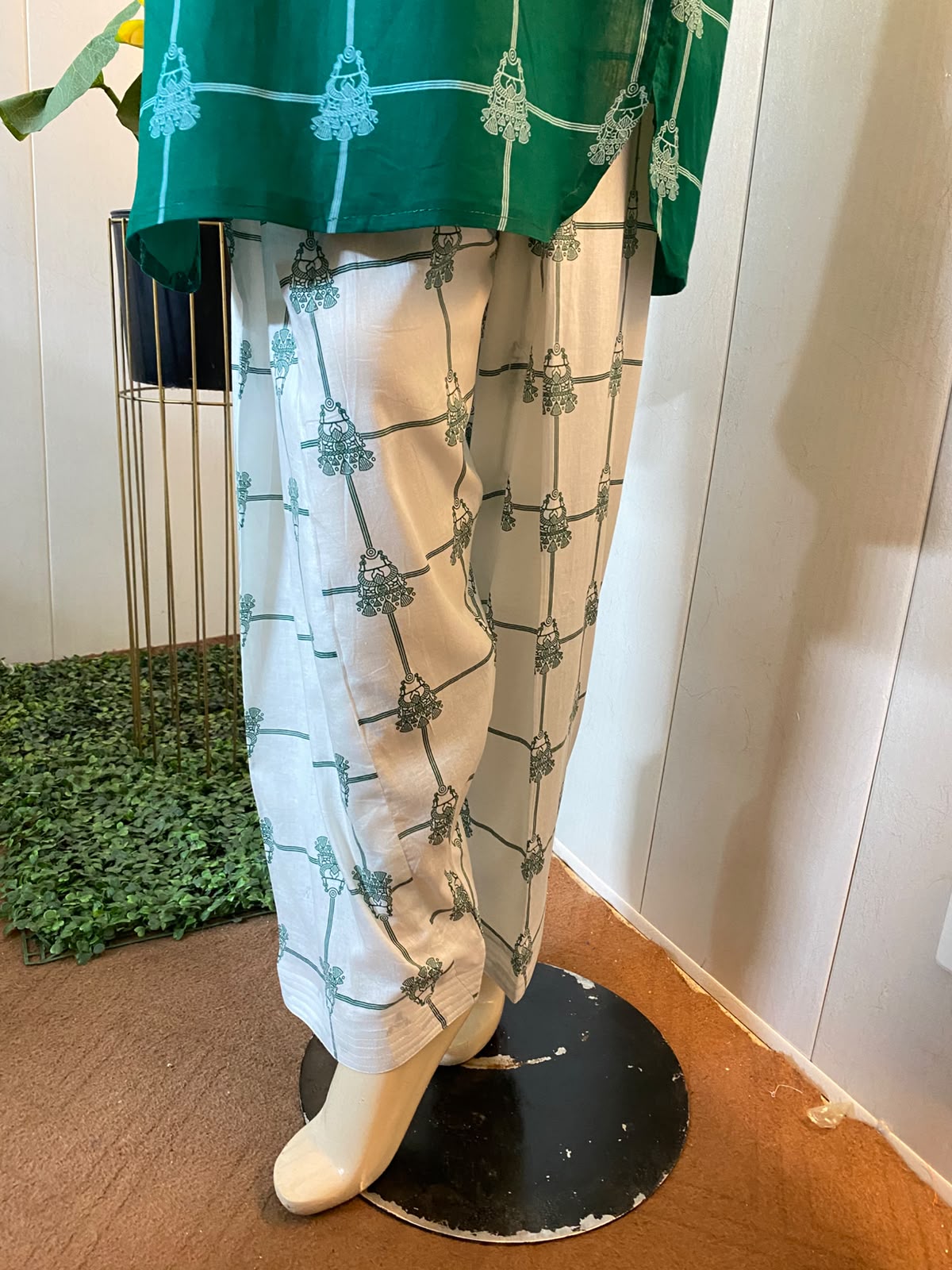 Green and white khaddar with hand embellishment - Image 2