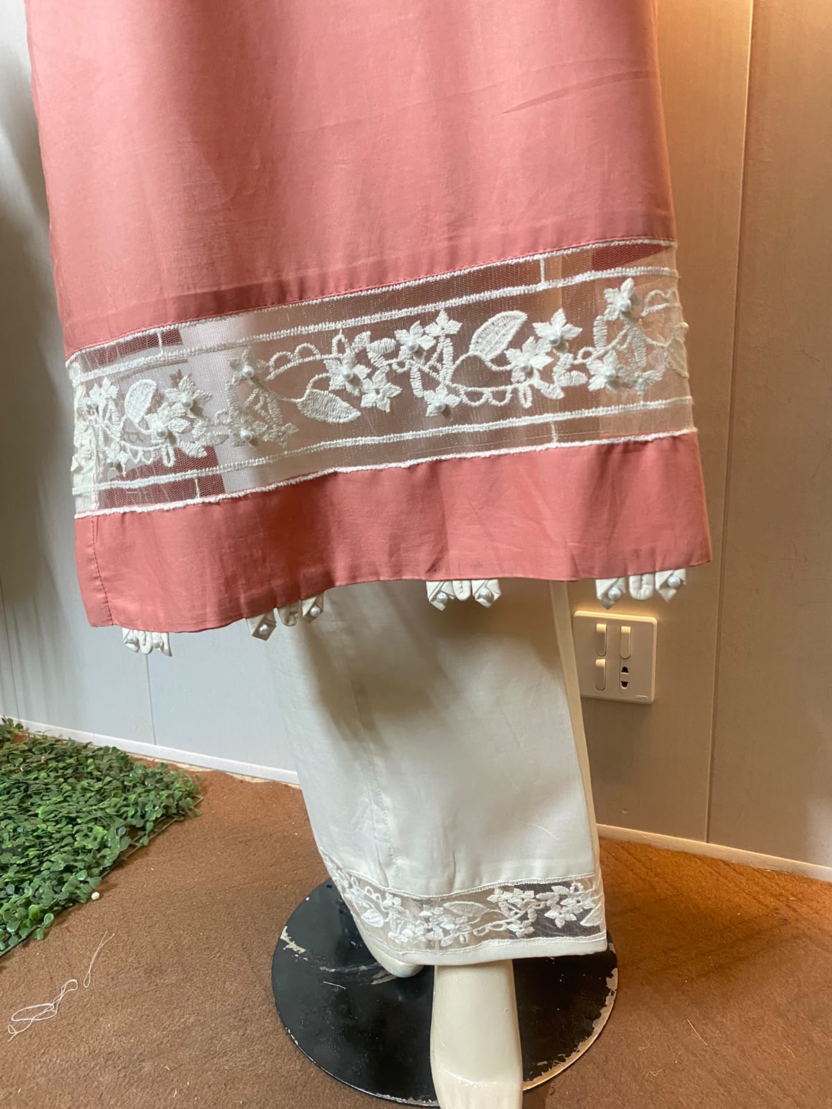 Peach shirt and trouser with elegant lace detailing - Image 2